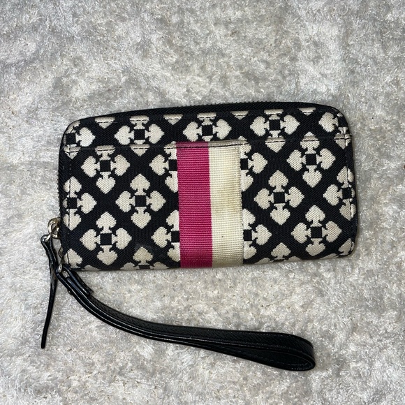 Kate spade wristlet - Picture 2 of 3